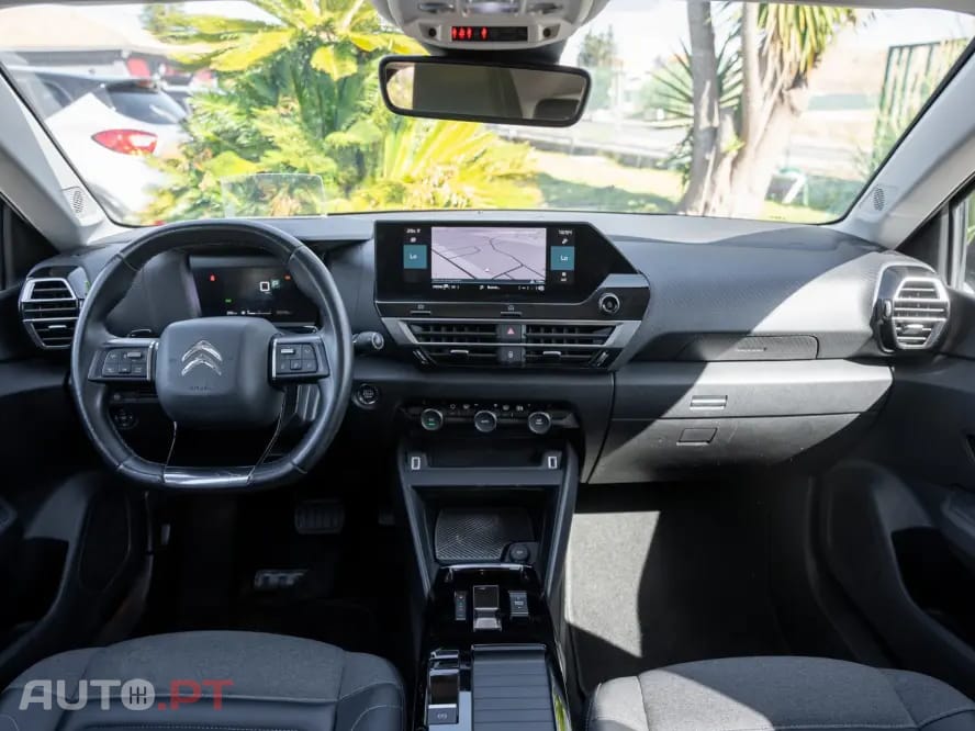 Citroen C4 PureTech 130 Stop&Start EAT8 SHINE