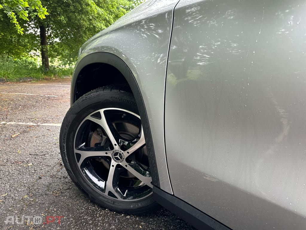 Mercedes-Benz GLA 220 4Matic 8G-DCT Special Edition