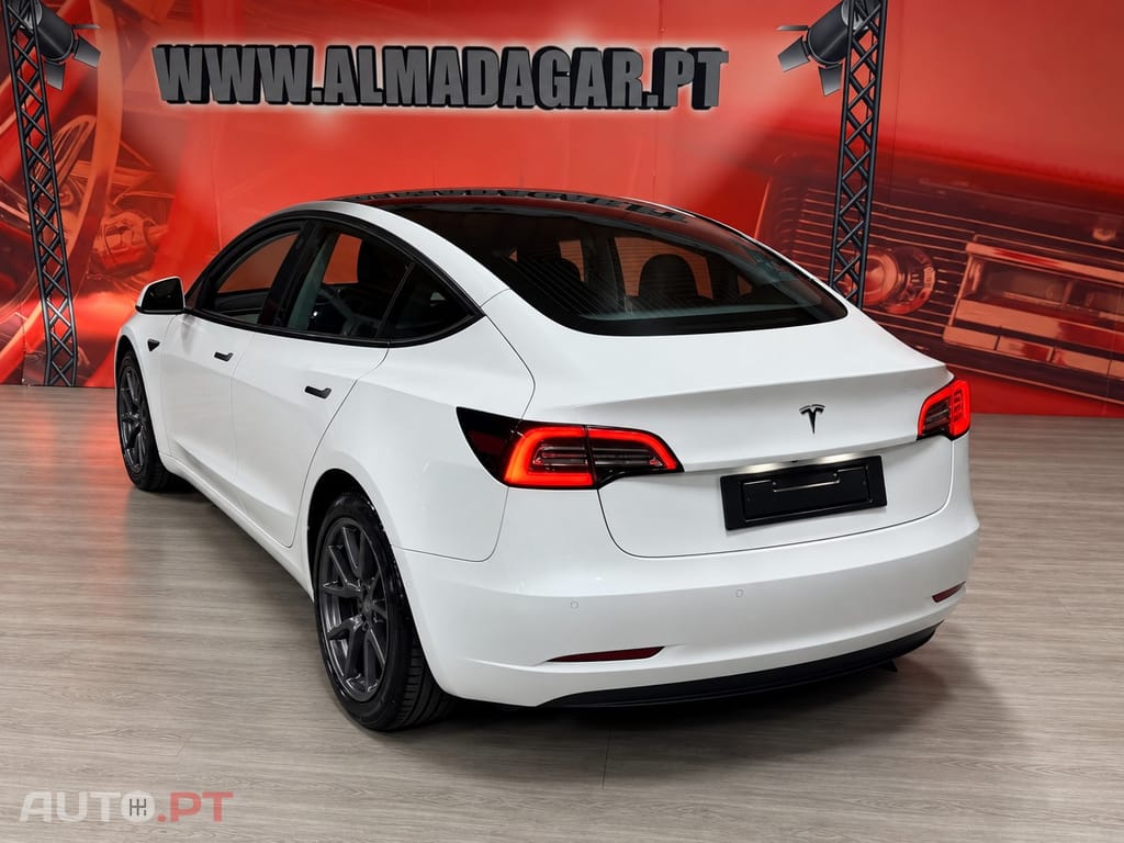 Tesla Model 3 Tração Traseira
