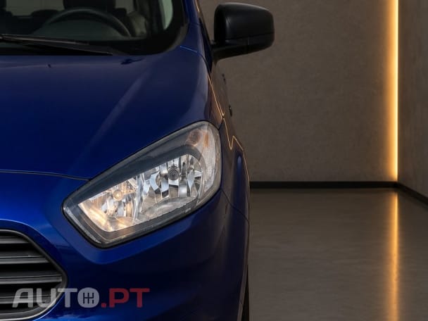 Ford Tourneo 1.5 TDCi Titanium — fotografia 13