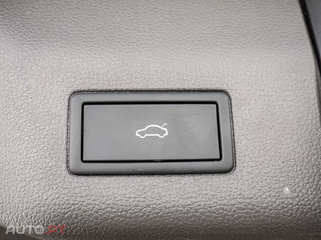 Volkswagen Multivan 1.4 TSI eHybrid Life I.V.A DEDUTIVEL