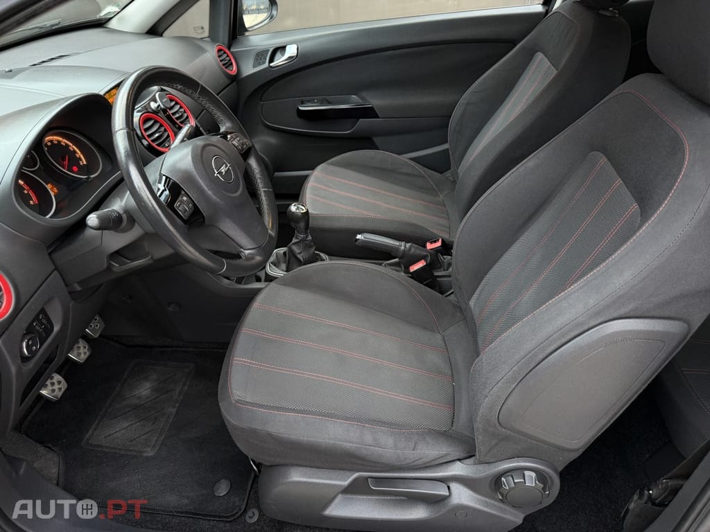 Opel Corsa 1.2 Black Edition