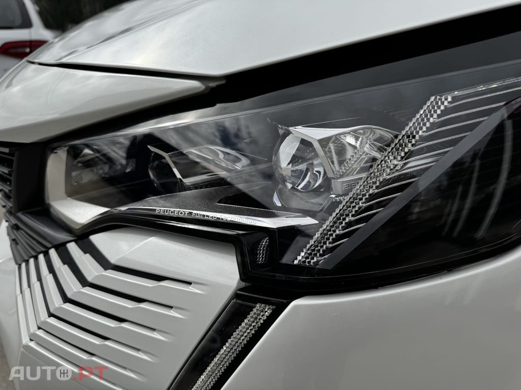 Peugeot 3008 1.6 Hybrid4 GT Pack e-EAT8