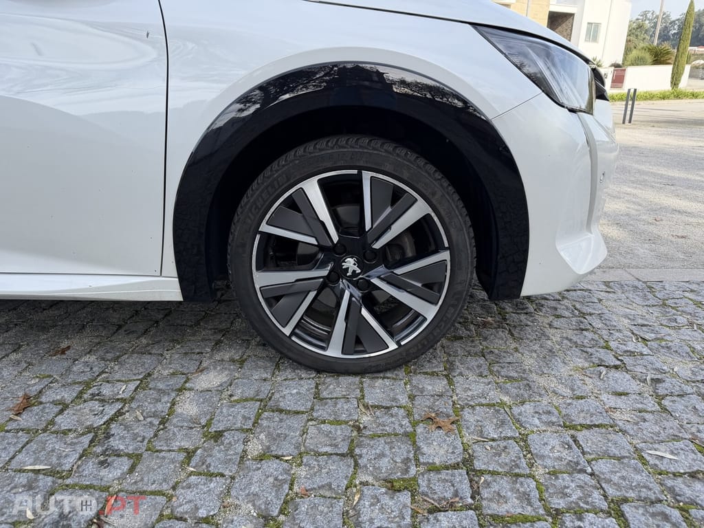 Peugeot 208 1.2 PureTech GT