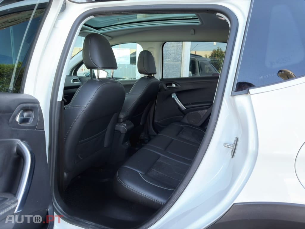 Peugeot 2008 1.2 PureTech Crossway EAT6
