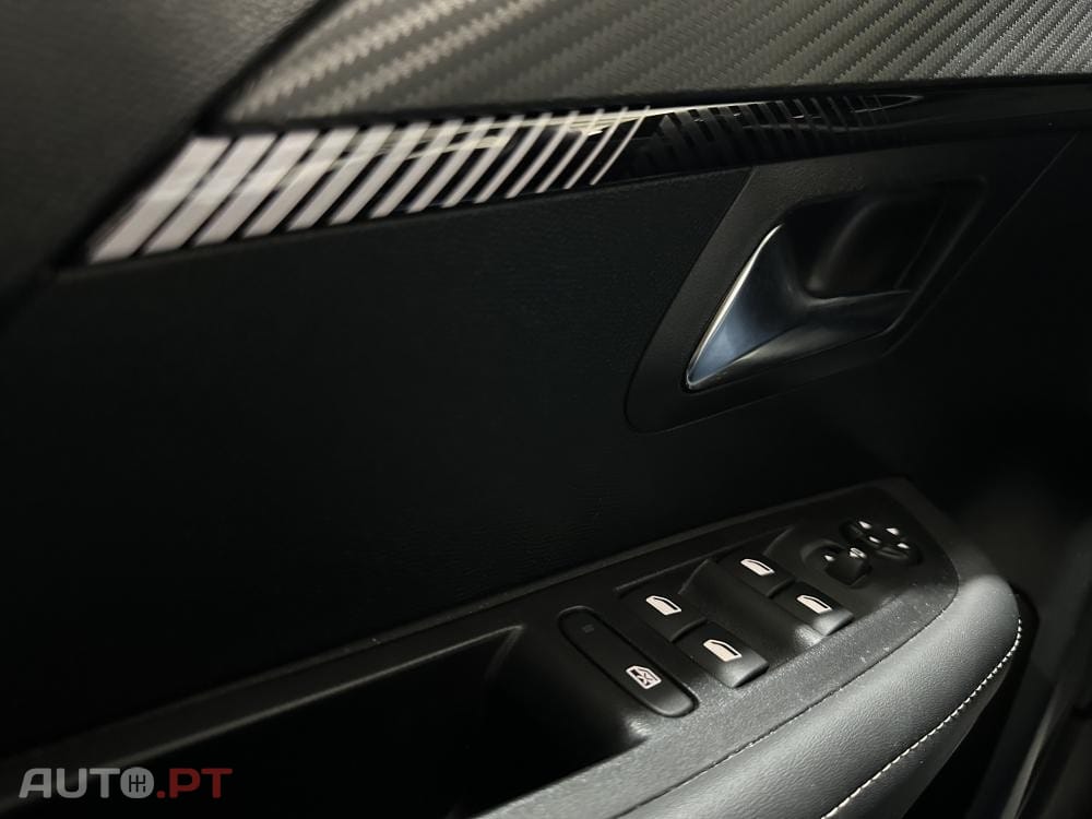 Peugeot E-208 51 kWh Allure