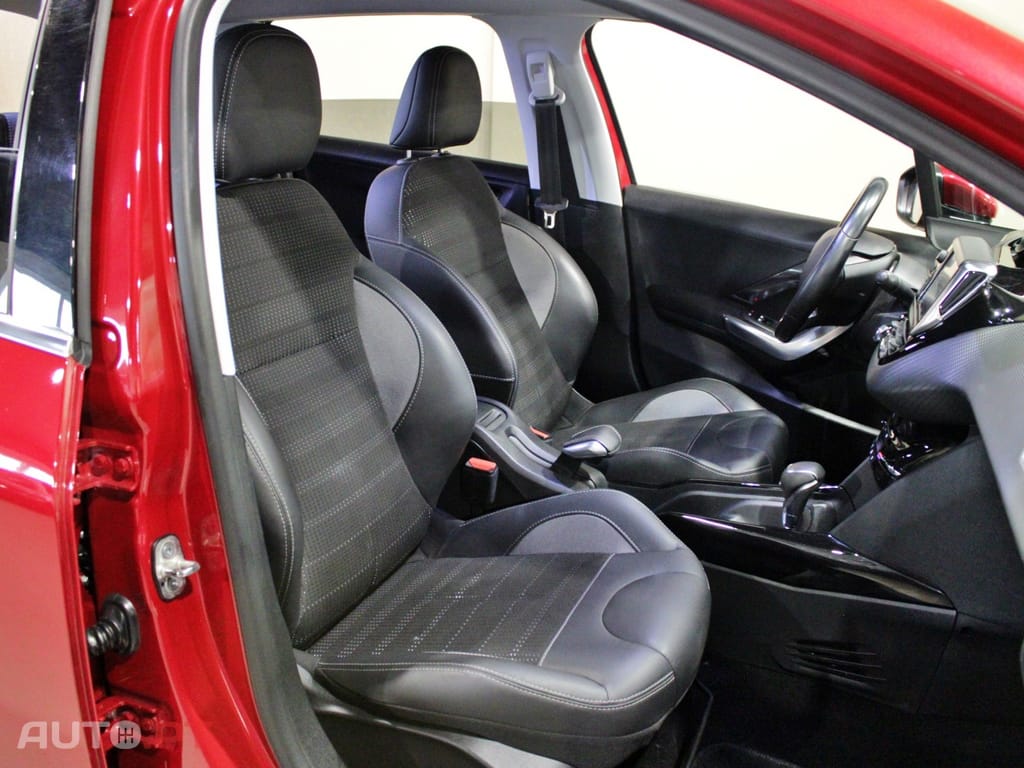 Peugeot 2008 1.2 PureTech Crossway EAT6