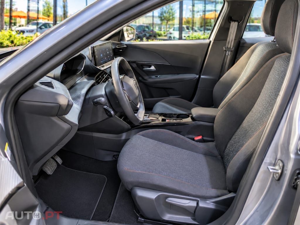Peugeot E-2008 54 kWh Style