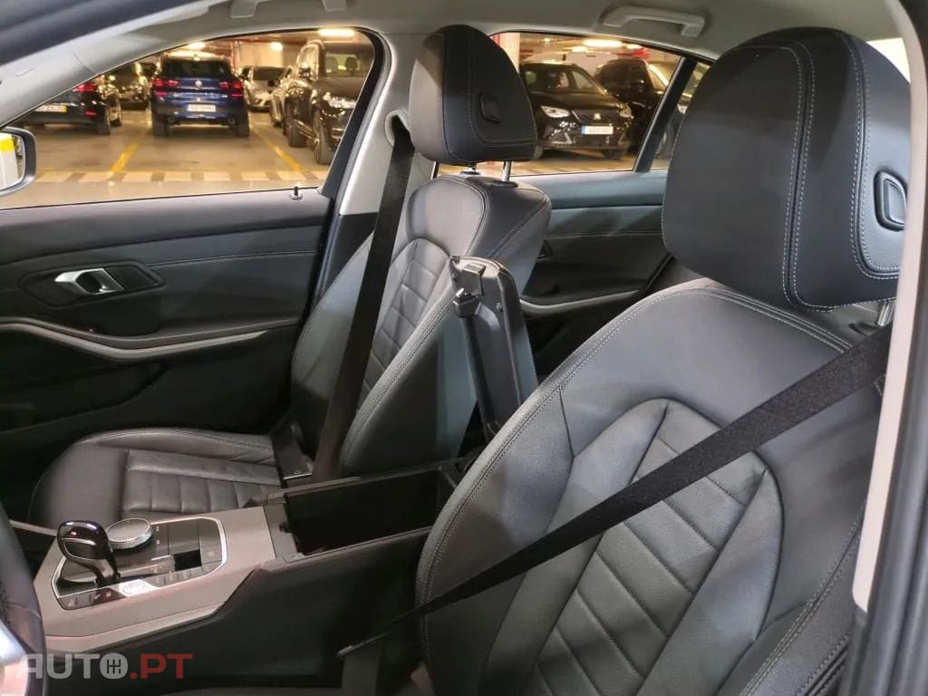 BMW 330 e Auto
