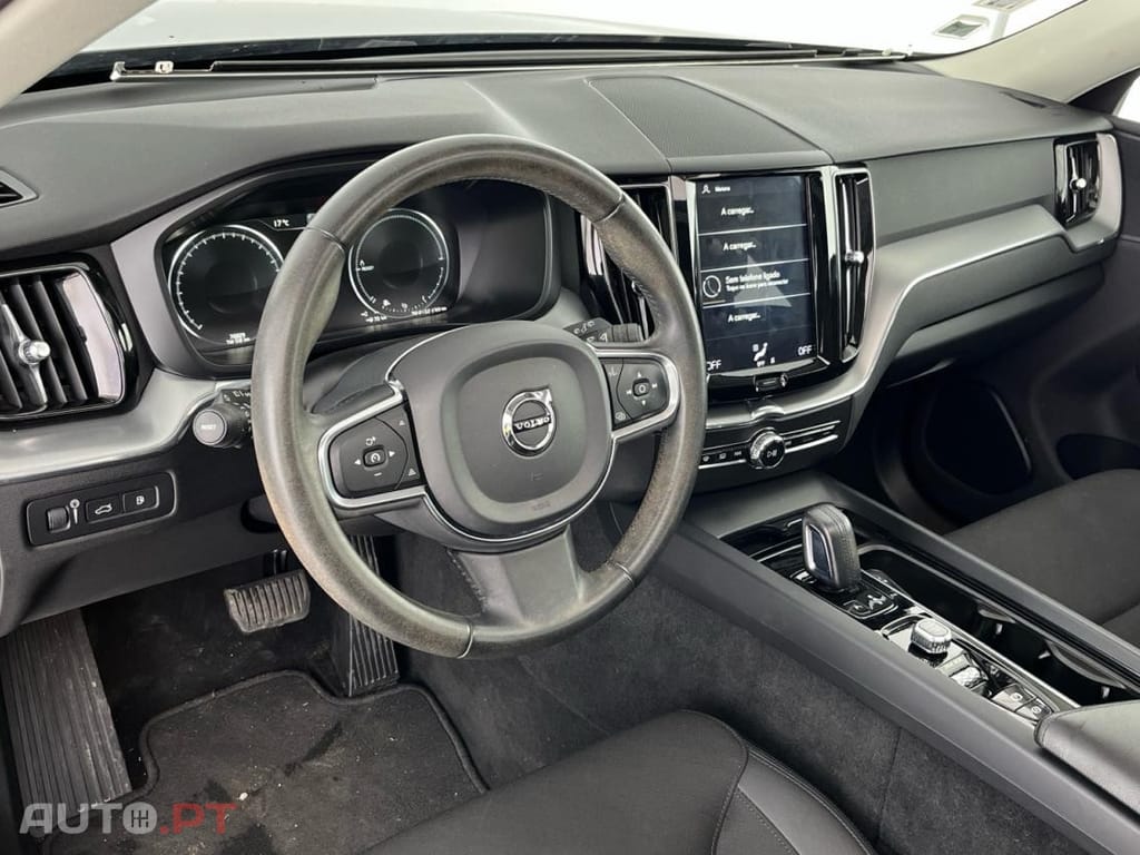 Volvo XC60 2.0 T8 PHEV Momentum Plus AWD