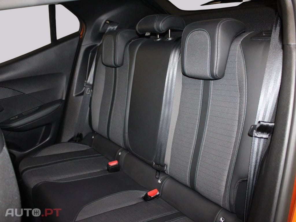 Peugeot E-2008 ALLURE PACK