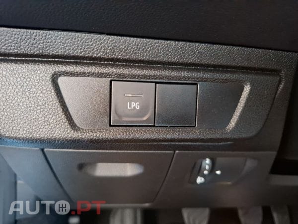 Dacia Sandero ECO-G 100 Bi-Fuel Expression — fotografia 20
