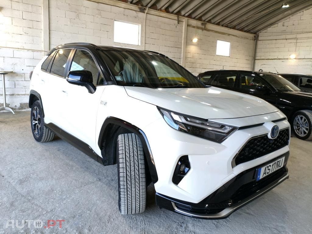 Toyota RAV4 2.5 HDF Lounge AWD-i