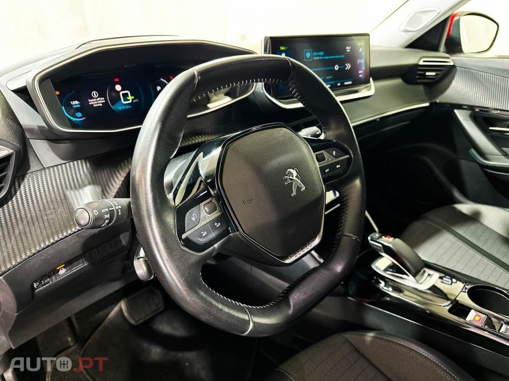 Peugeot E-2008 50 kWh Allure Pack