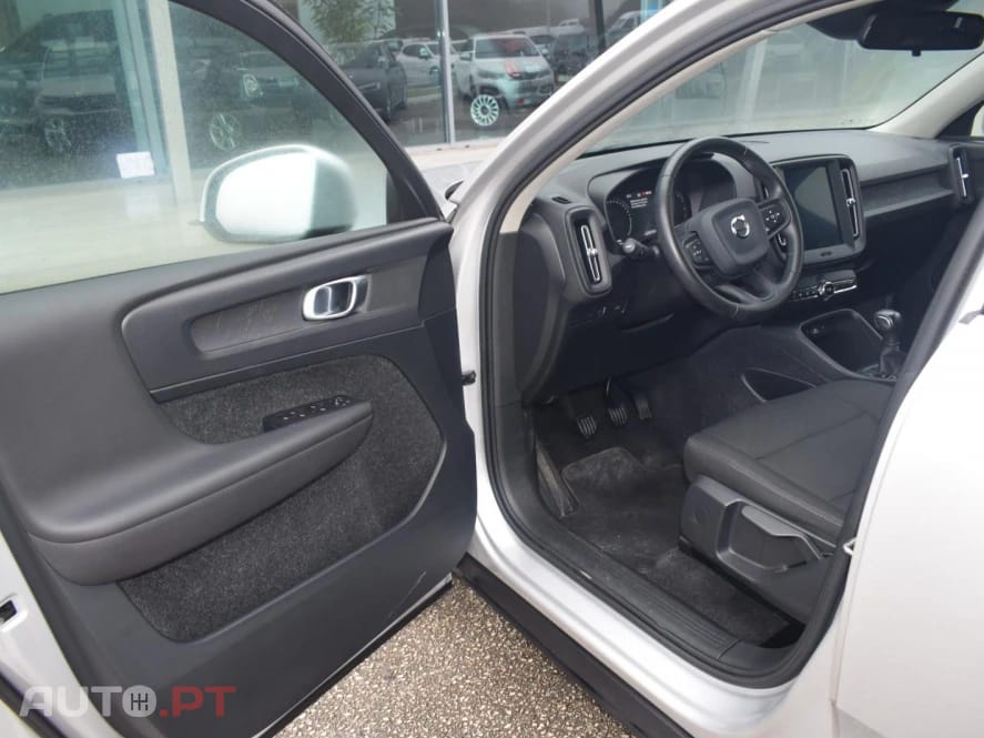 Volvo XC40 2.0 D3 Momentum