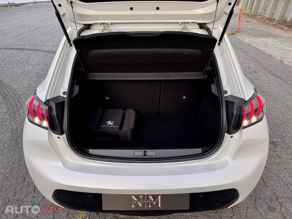 Peugeot E-208 50 kWh GT