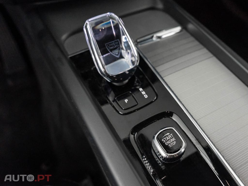 Volvo XC60 2.0 T6 PHEV Black Edition AWD