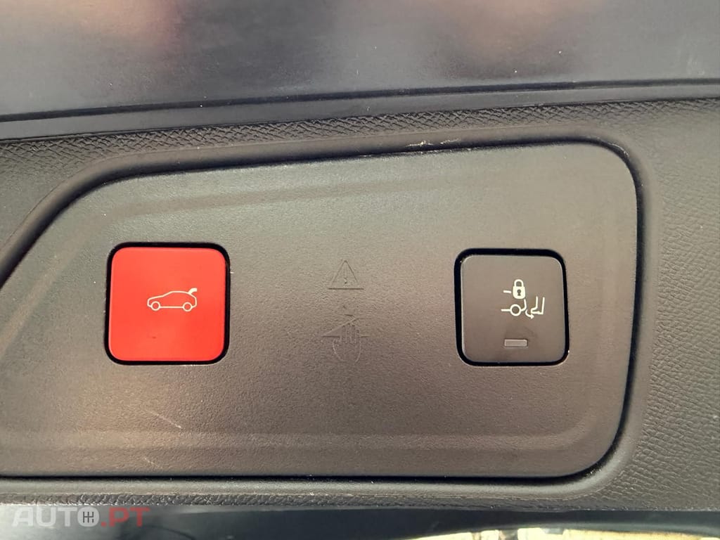 Peugeot 3008 1.2 Puretech EAT8 