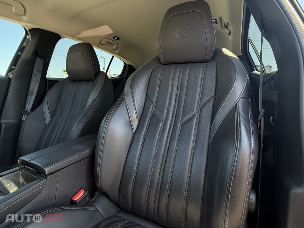 Peugeot 408 1.2 PureTech Allure Pack EAT8