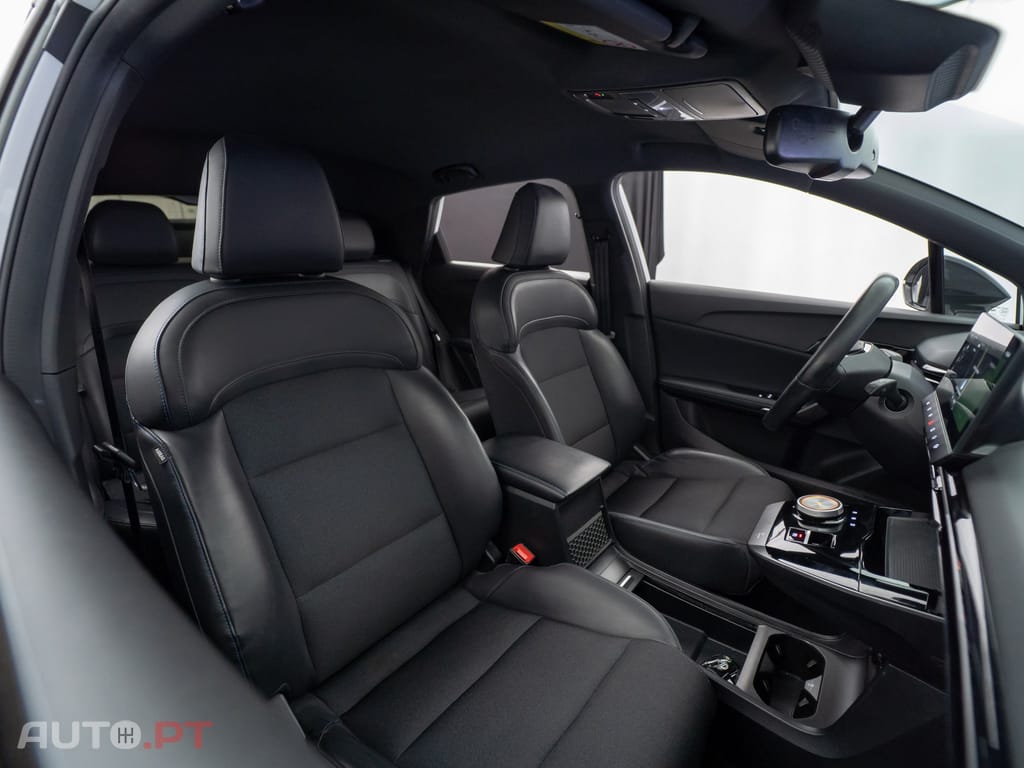 MG MG4 77 kWh Extended Range Luxury