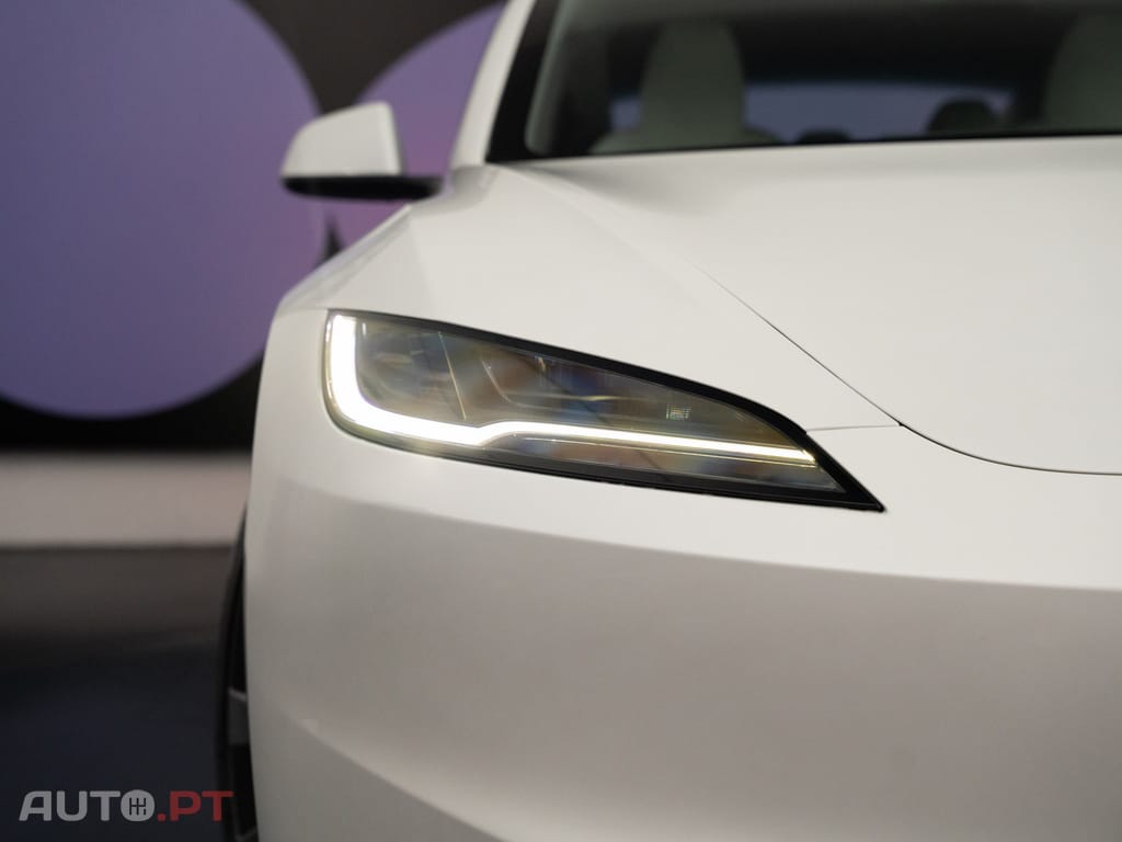 Tesla Model 3 Tração Traseira Premium
