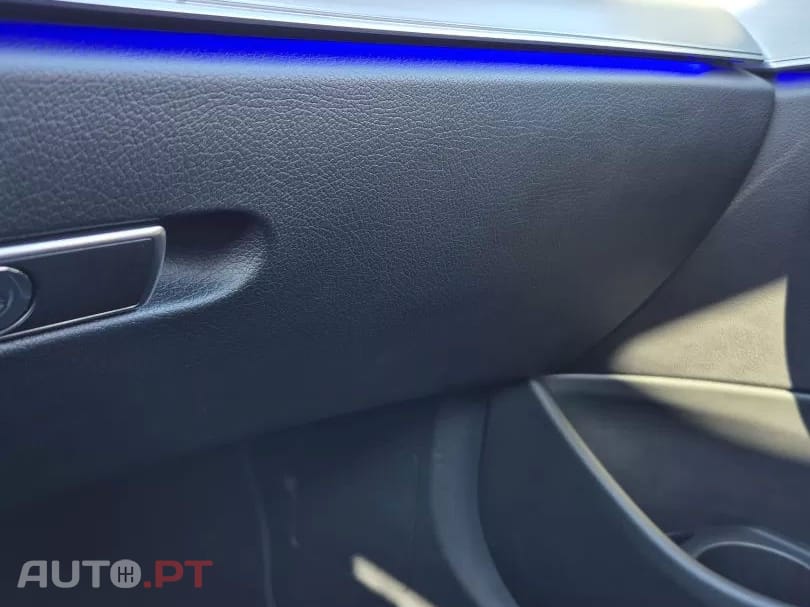 Mercedes-Benz E 300 9G-TRONIC AMG LINE 4 MATIC