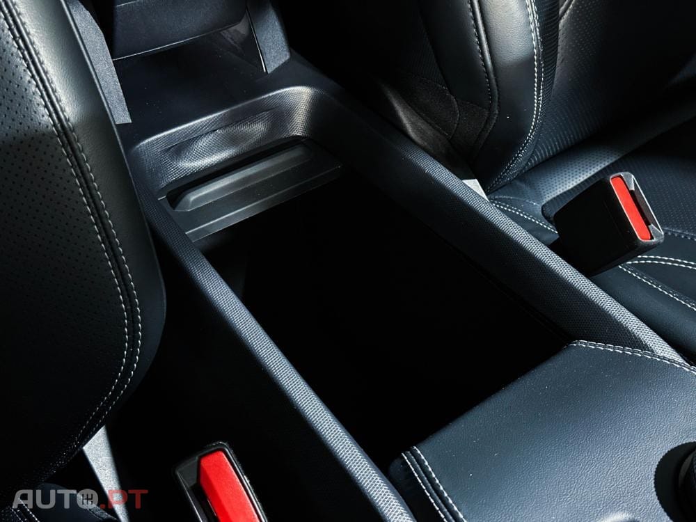 Ford Mustang Mach-E 75.7 kWh Base