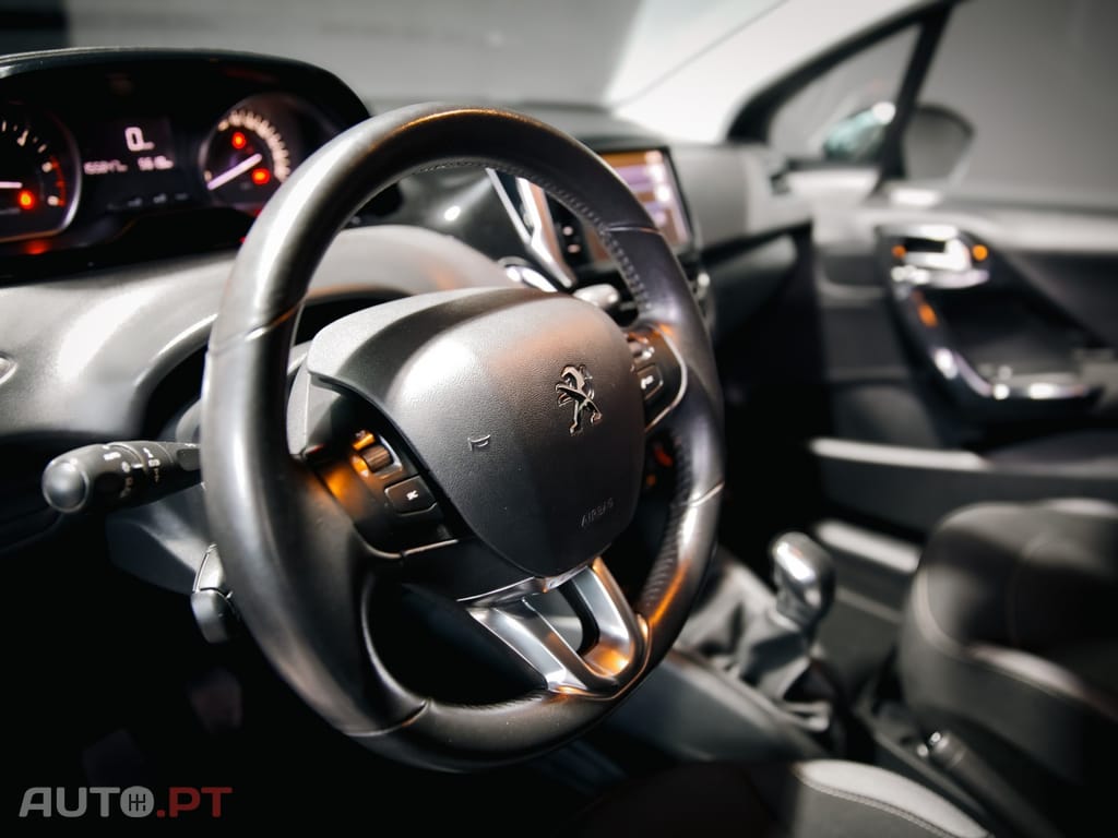 Peugeot 208 1.6 BlueHDi Style