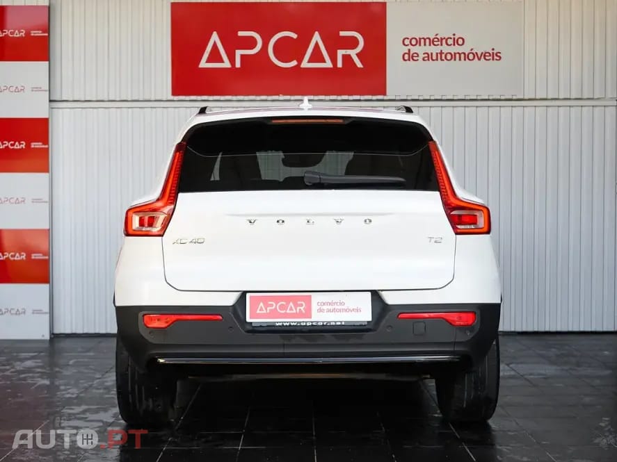 Volvo XC40 1.5 T2 Plus Dark Auto