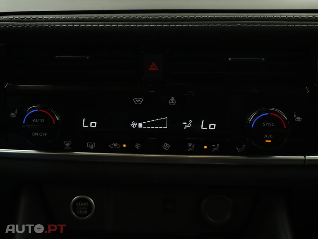 Nissan Qashqai Qashqai 1.3 DIG-T N-Connecta LED Xtronic