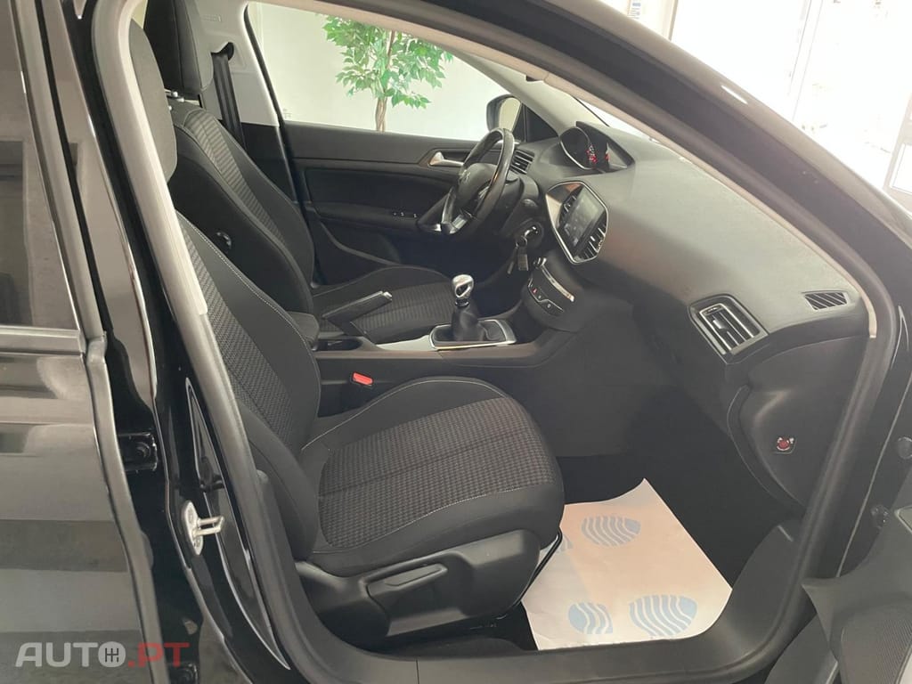 Peugeot 308 1.6 BlueHDi Style
