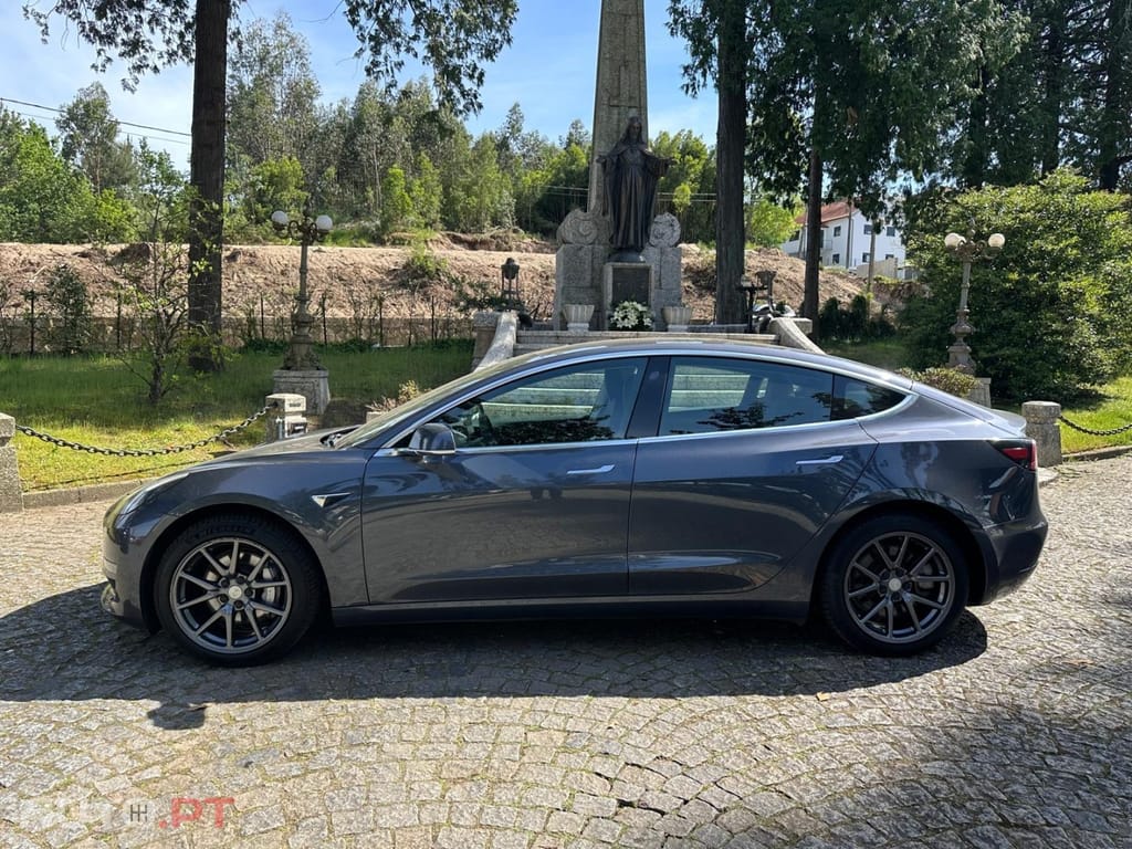 Tesla Model 3 Long-Range Dual Motor AWD