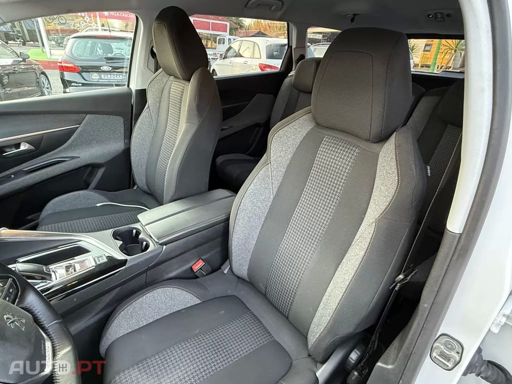 Peugeot 5008 1.5 BlueHDi Allure