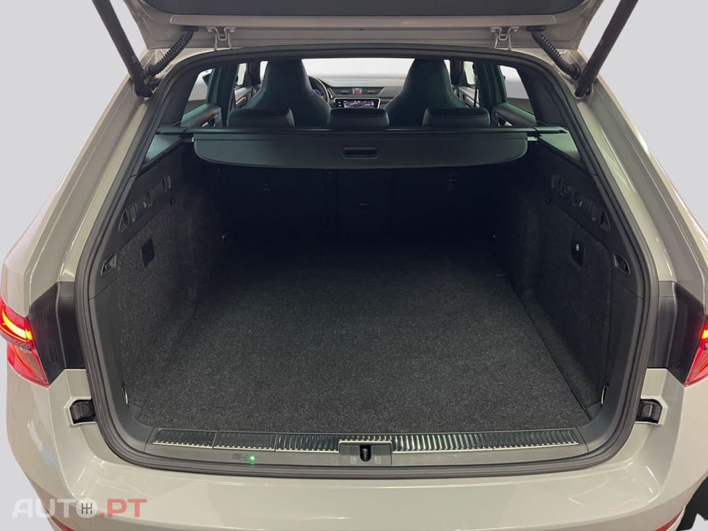 Skoda Superb Break I.V.A DEDUTIVEL 1.4 iV Sportline AHK LED 