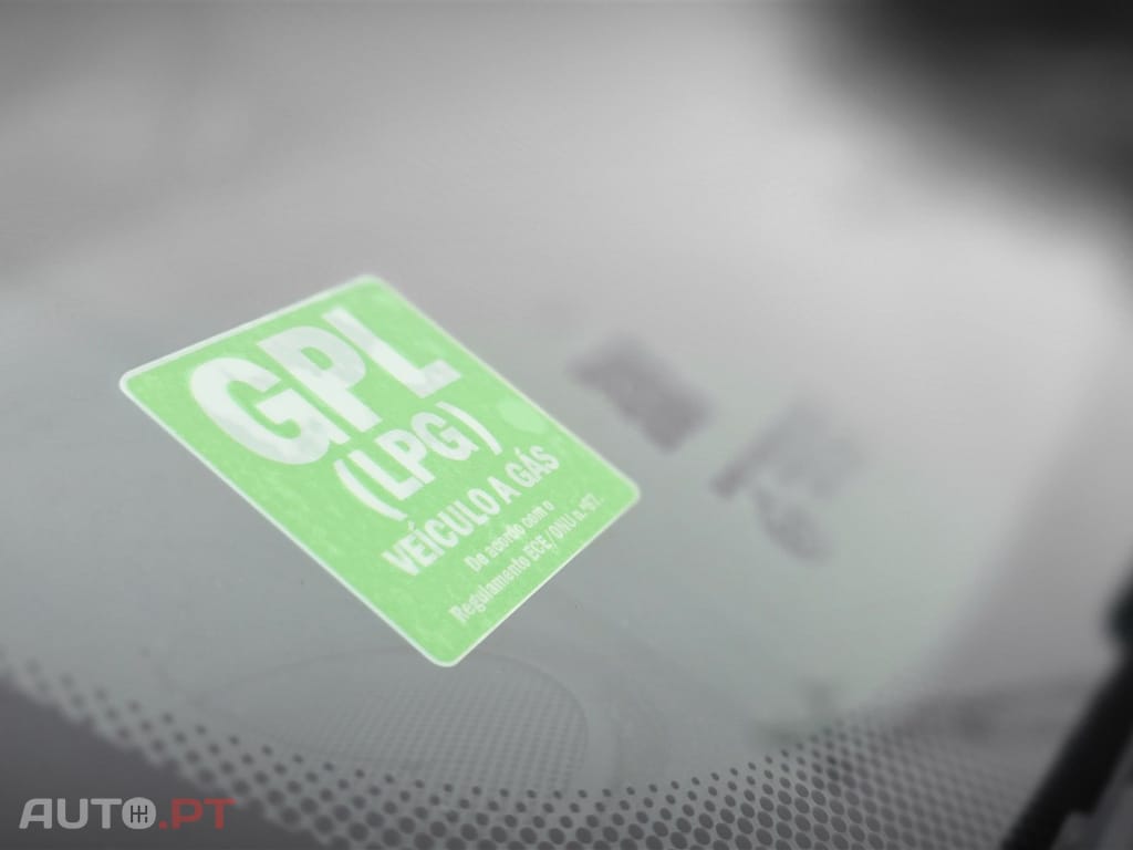 Renault Clio 0.9 TCe Limited Bi-Fuel