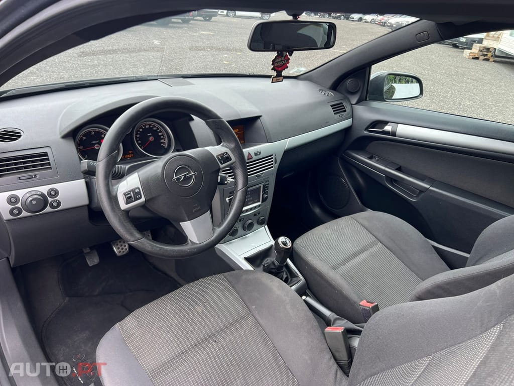 Opel Astra GTC 1.3 CDTi