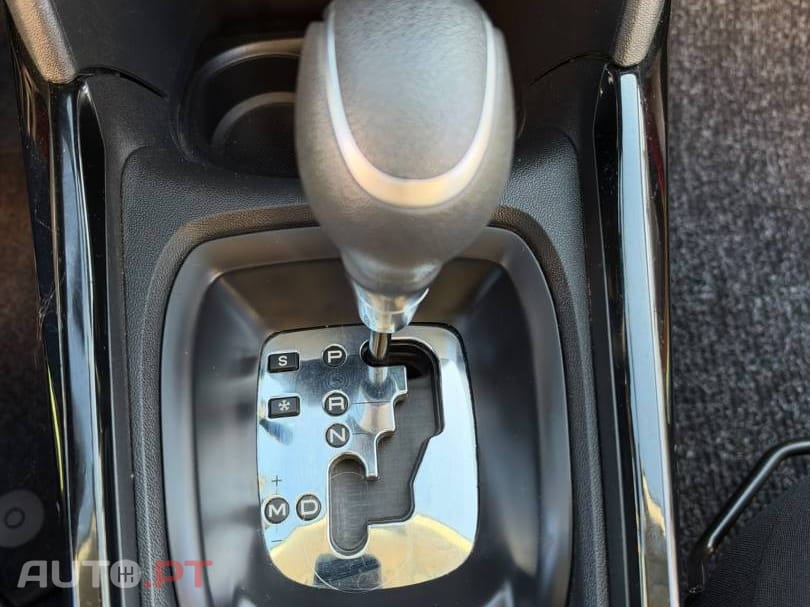 Peugeot 2008 1.2 PureTech Allure EAT6