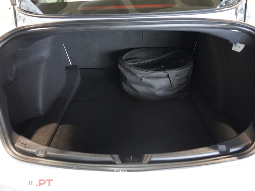 Tesla Model 3 Tração Traseira