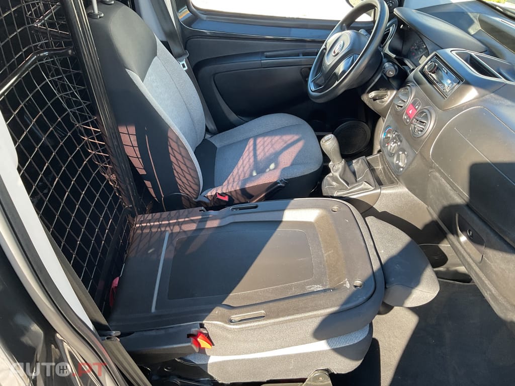 Fiat Fiorino 1.3 M-jet Adventure com 1GD