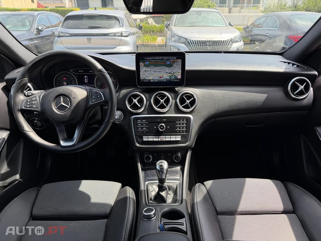 Mercedes-Benz A 180 d AMG Line
