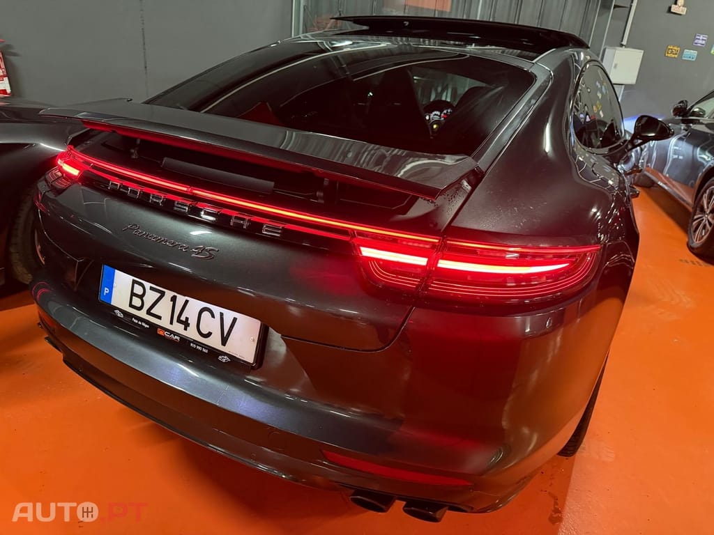 Porsche Panamera 4 S