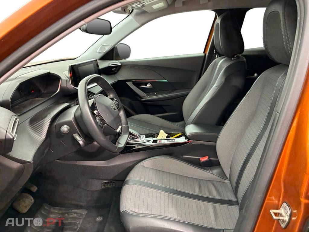 Peugeot E-2008 50 kWh Allure