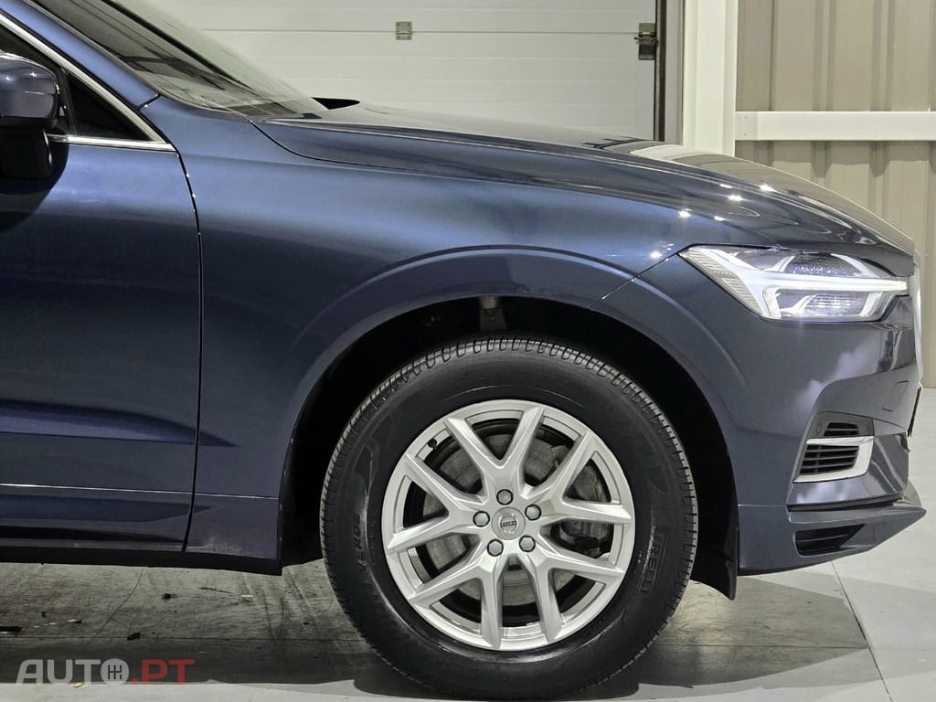 Volvo XC60 2.0 T8 PHEV Momentum AWD