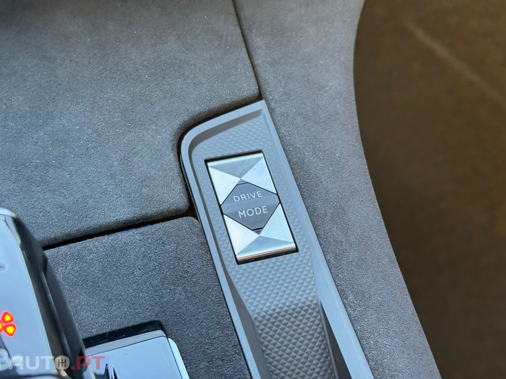 DS DS7 Crossback E-Tense Performance Line EAT8