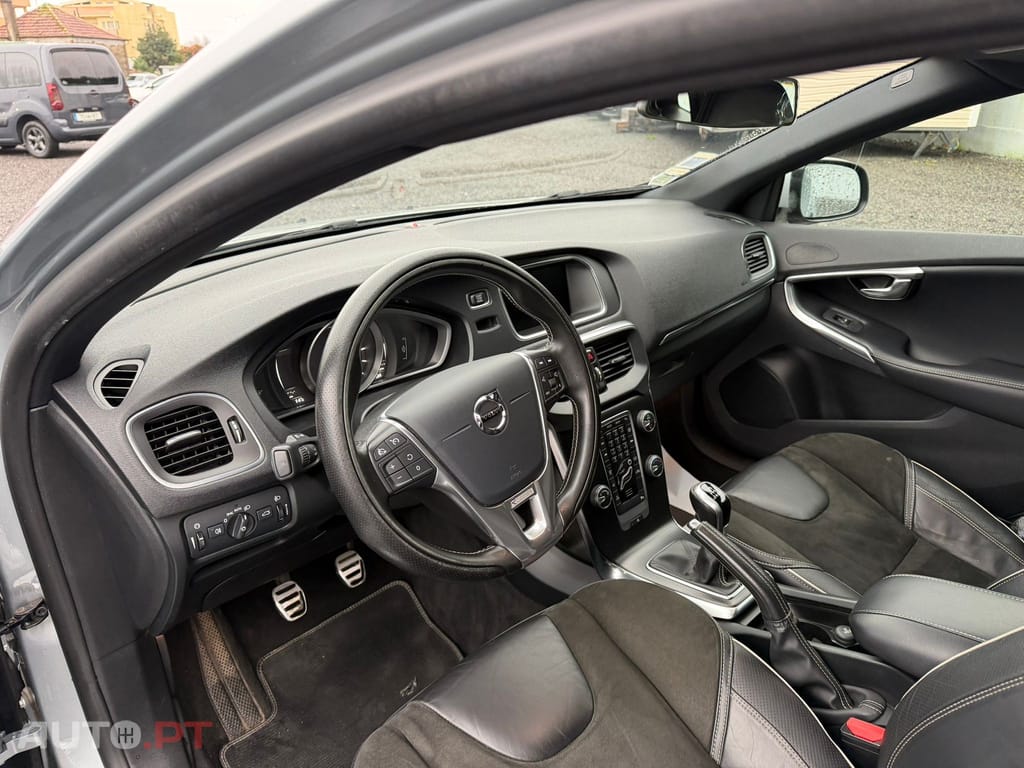 Volvo V40 2.0 D2 R-Design