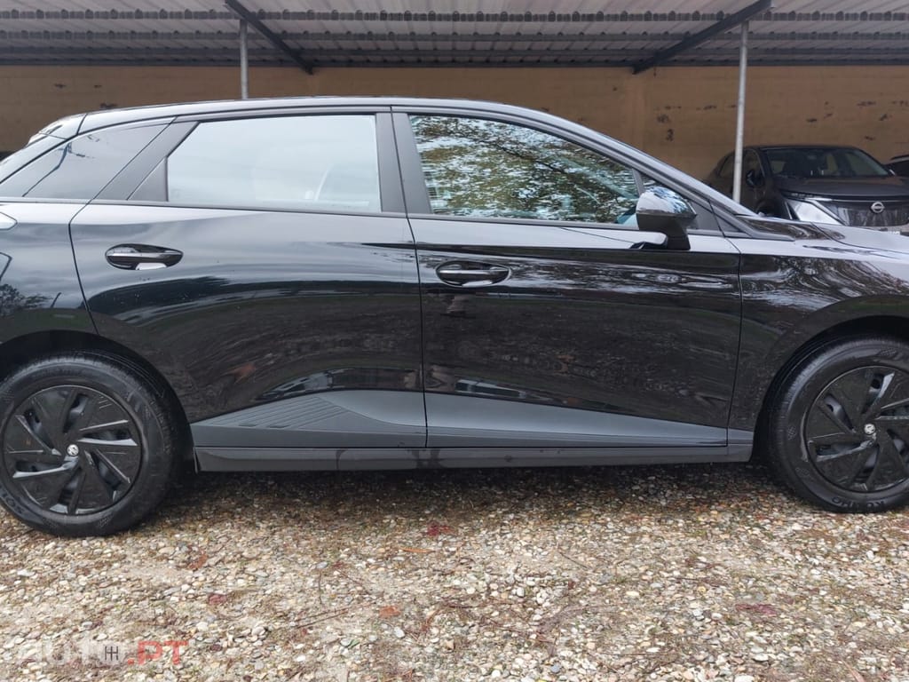 MG MG4 51 kWh Standard