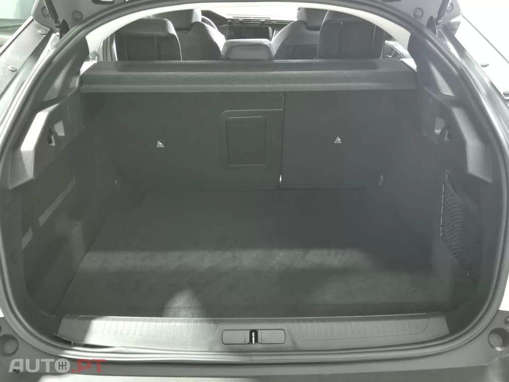 Peugeot 408 1.2 Hybrid Allure e-DCS6