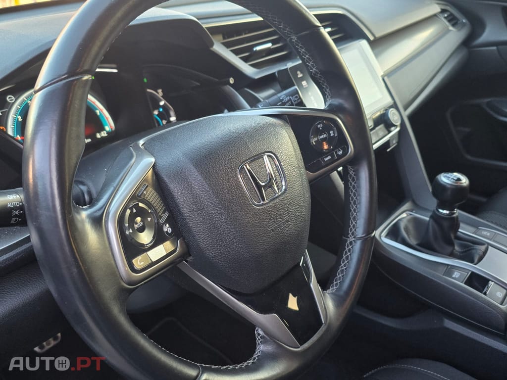 Honda Civic 1.0 ELEGANCE NAV