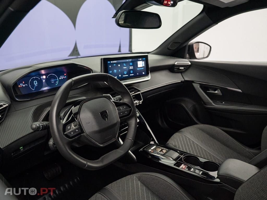 Peugeot 2008 1.2 Hybrid Allure e-DCS6