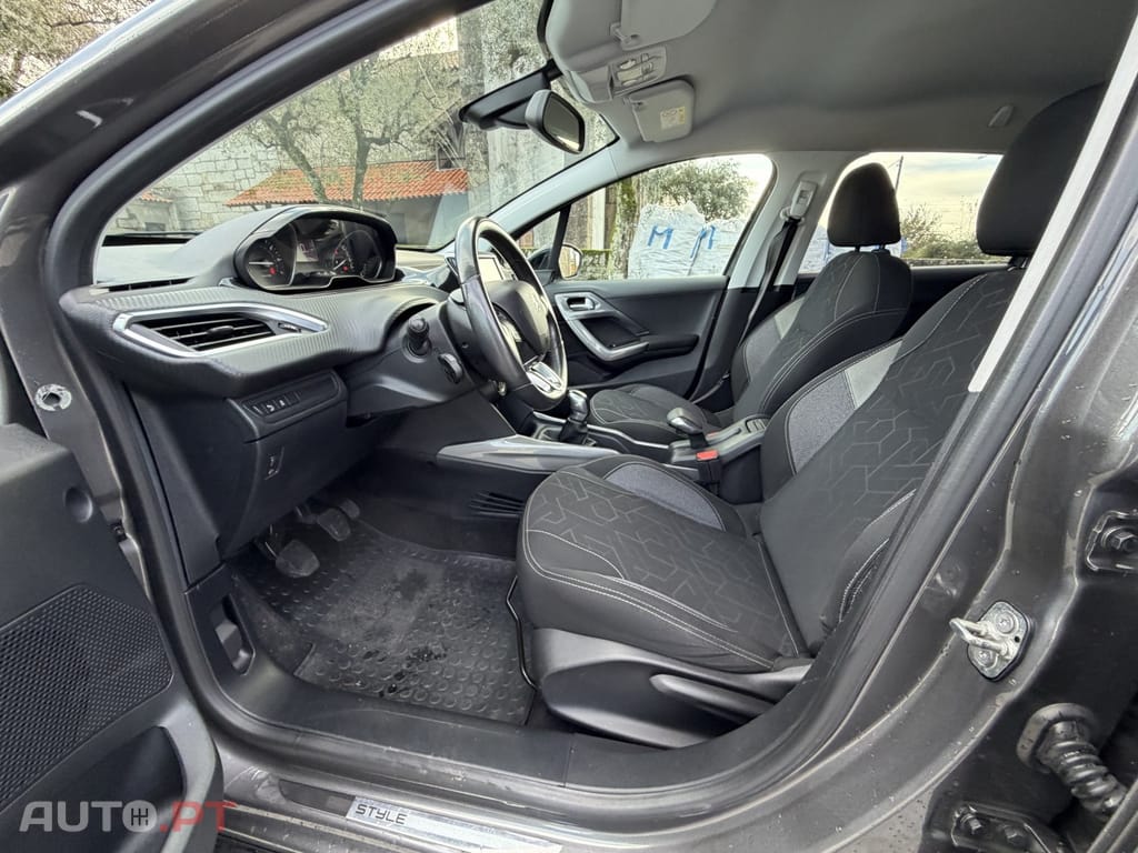 Peugeot 2008 1.2 PureTech Allure